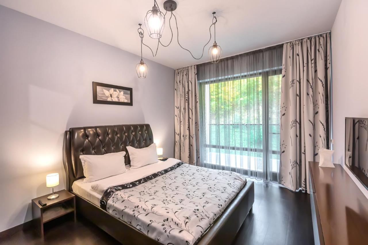 Tampa Gardens Apartments - Adults Only Braşov Buitenkant foto
