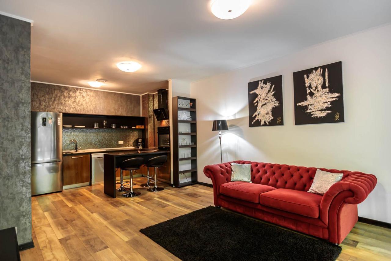 Tampa Gardens Apartments - Adults Only Braşov Buitenkant foto