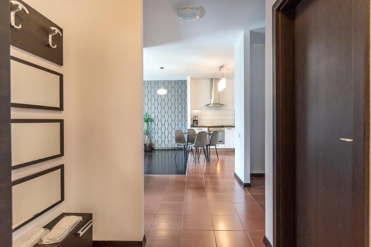 Tampa Gardens Apartments - Adults Only Braşov Buitenkant foto