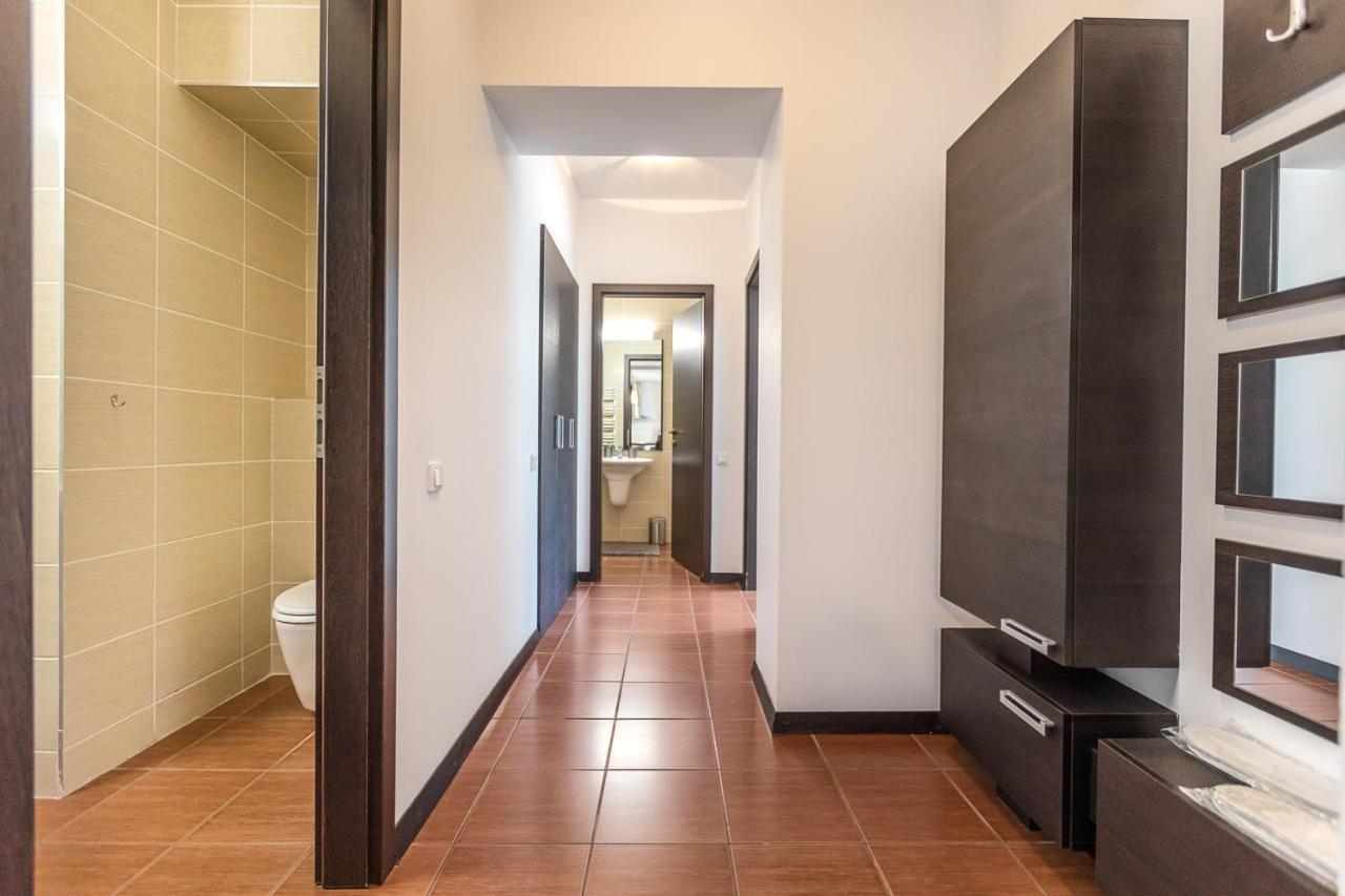 Tampa Gardens Apartments - Adults Only Braşov Buitenkant foto