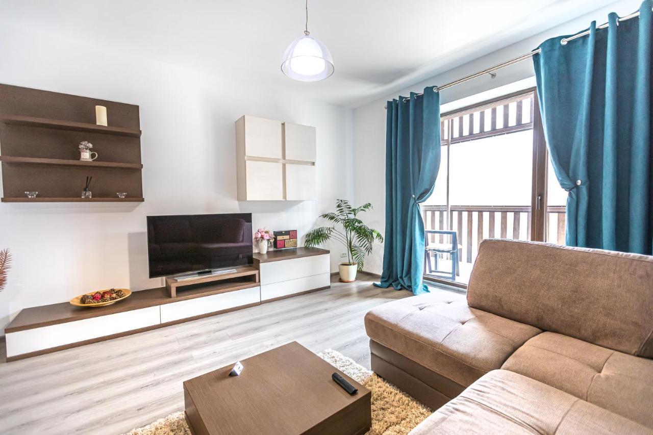 Tampa Gardens Apartments - Adults Only Braşov Buitenkant foto