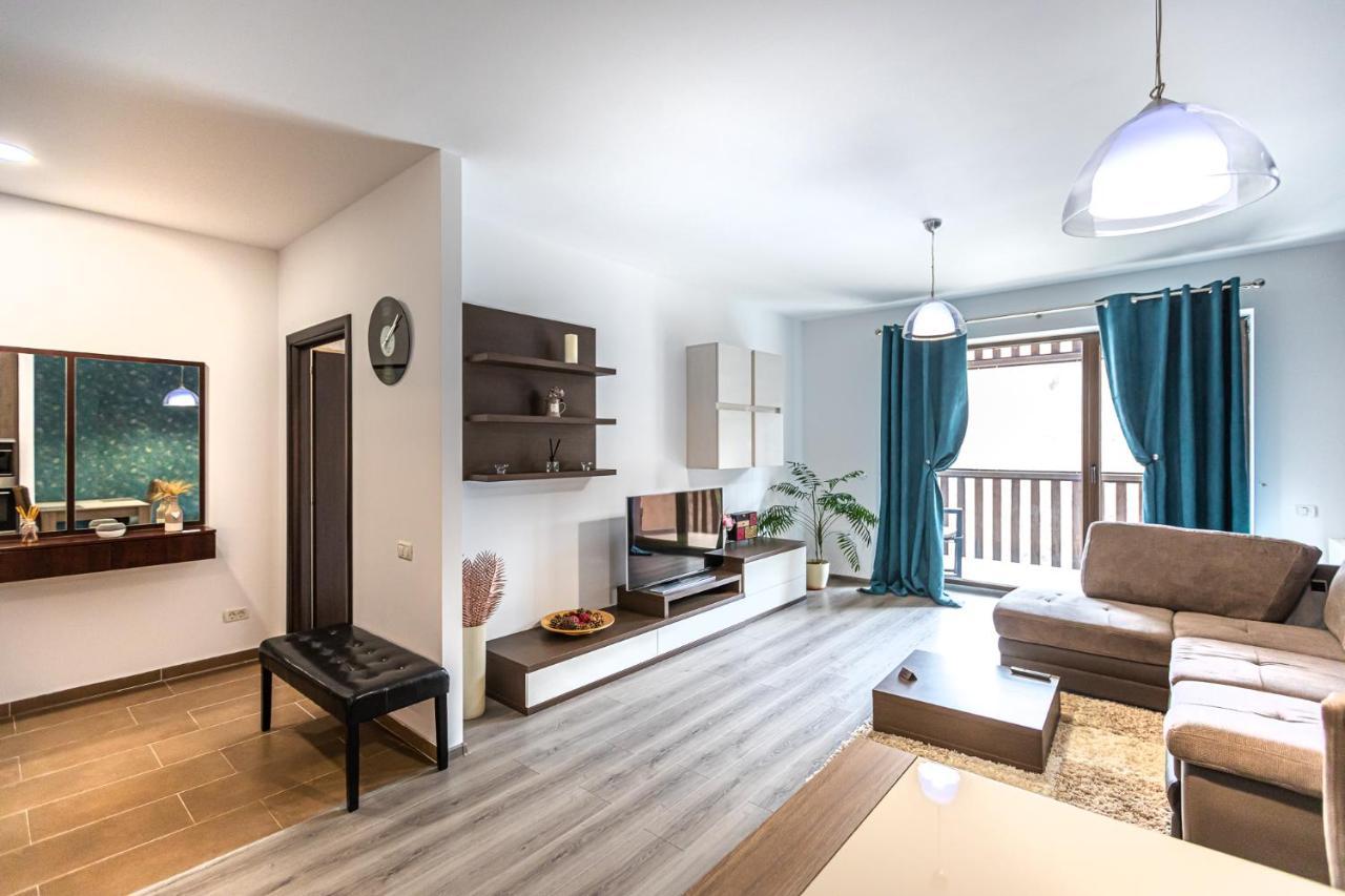 Tampa Gardens Apartments - Adults Only Braşov Buitenkant foto